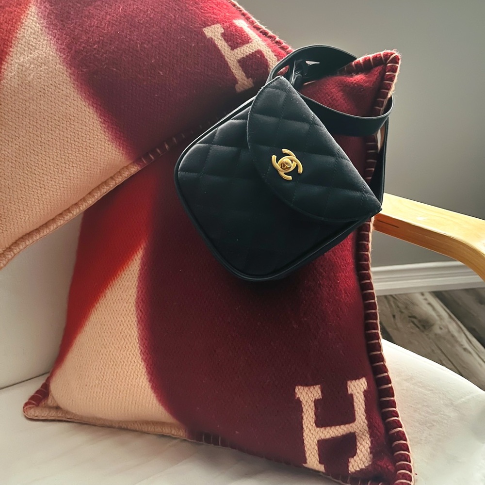 RARE❗️Chanel Vintage Belt Bag